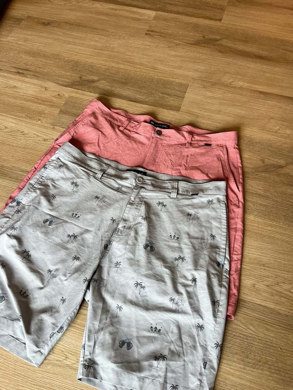 (2) TravisMathew, Size 40, Performance Golf Shorts Bundle, Patterned/Pink
